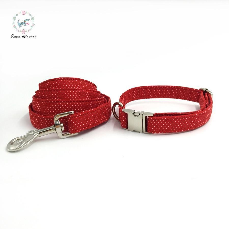 Jakë dhe qafore për qen të kuq të kuq dhe të bardhë